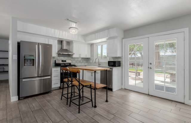 Updated Tempe home with stylish finishes and entertainer's backyard! photos photos
