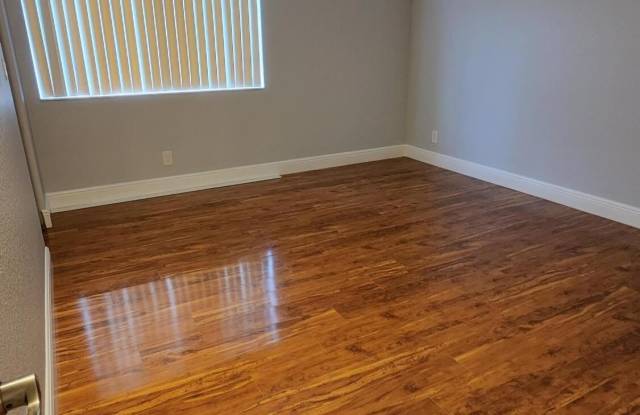 527 Shady Pine Way Gallery 4