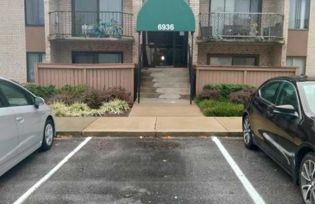 6936 HANOVER - 6936 Hanover Parkway, Greenbelt, MD 20770
