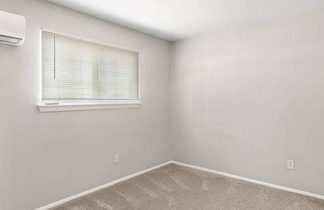 Cedar Oaks Gallery 4