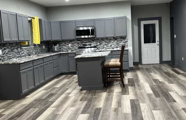 2675 Golf Drive Gallery 3