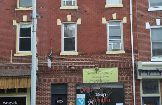 4233 Main St Gallery 2