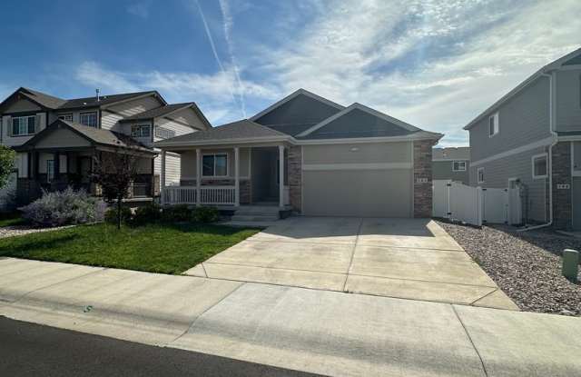 Beautiful 4bdrm Home In Severance - 704 Cavern Street, Severance, CO 80550