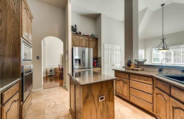 5827 Lone Rock Road Gallery 4