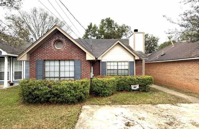 ** Great 3 bed 2 bath ** Perry Hill Road! Call 334-366-9198 to schedule a self tour photos photos