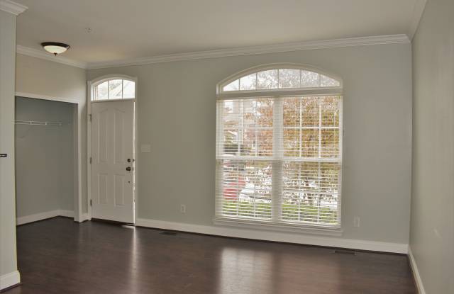 648 Berwick Court Gallery 3