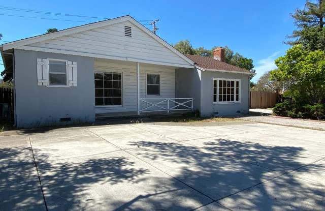 10921 Maxine Avenue Gallery 2