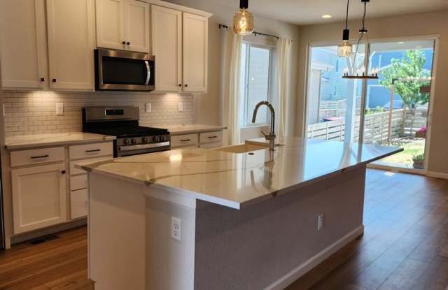 Amazing price on a Sterling Ranch Home available for move in today!! photos photos