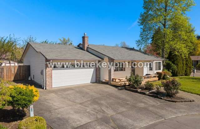 3 Bed, 2 Bath Home in Wilsonville on a Cul-de-sac with Large Backyard Gallery 4