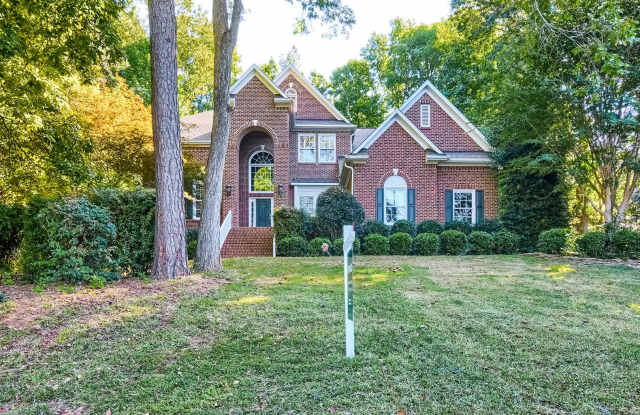 4 Bedroom single family home in Chapel Hill - 411 Hogan Woods Circle, Carrboro, NC 27516