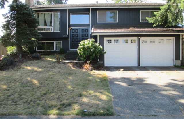Woodinville Kingsgate Split - 12513 Northeast 148th Street, Woodinville, WA 98072