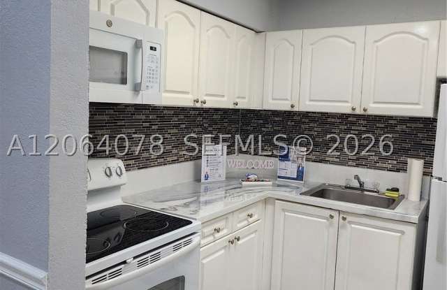 9405 SW 76th St photos photos