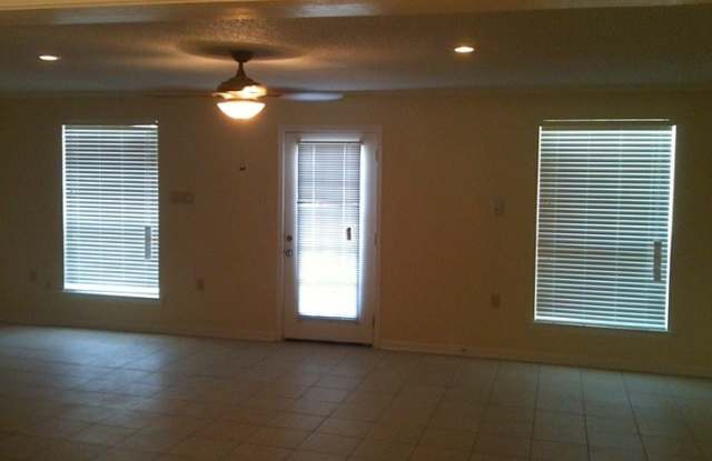 3BR/2Bath Home located in Central photos photos