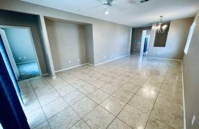 Beautiful Upgraded, single story home in age restricted “Solera”! Gallery 1