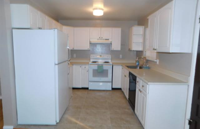 5805 E Minnesota Dr Gallery 2