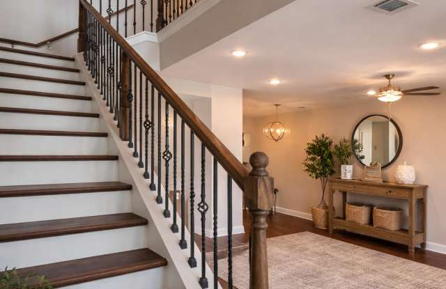 1777 Temple AvenueUnit Q Gallery 4