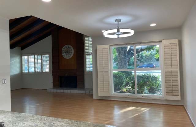 AVAILABLE NOW:  BEAUTIFUL 3BD/ 2BA DETACHED CONDO Gallery 1