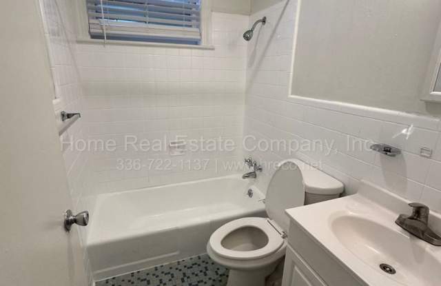 Colonial Arms Apartments | 805 West End Blvd Apt B-1 Gallery 4