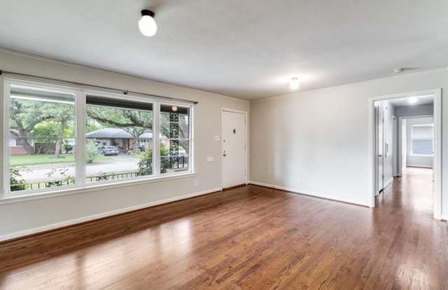 9831 Mercer Drive Gallery 3