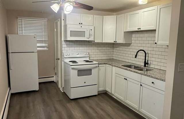 4200 Lakebreeze ave photos photos