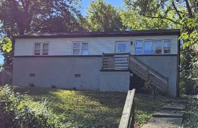 *Knoxville 37915 - 3 bedroom, 2 bath home - Contact Brad Croisdale (865) 805-9964 Gallery 3