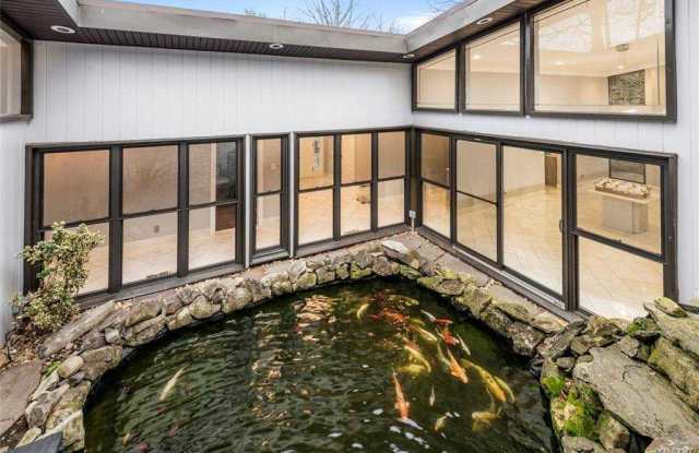 18 School House Lane Gallery 3
