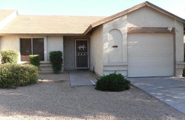 1941 E GRANDVIEW Drive - 1941 East Grandview Drive, Phoenix, AZ 85022