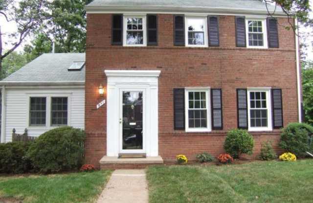 871 N LARRIMORE ST - 871 North Larrimore Street, Arlington, VA 22205