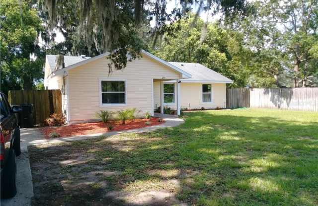255 E 2ND STREET - 255 W 2nd Street, Apopka, FL 32703