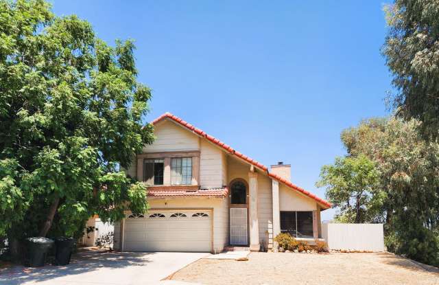 Corner Lot, 3BD, 2.5BA Home in Lake Elsinore photos photos