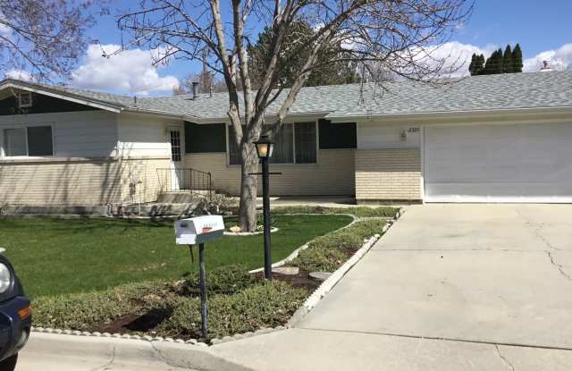 Super Cute..1607 sq. ft 3 Bedroom, 2.5 bath SW Caldwell home. - 2325 Windsor Drive, Caldwell, ID 83605