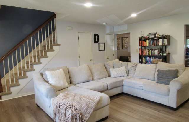 302 South Hill Lane photos photos