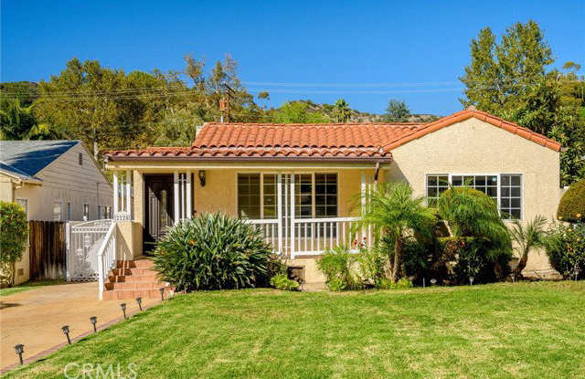 2225 East Glenoaks Boulevard Gallery 1
