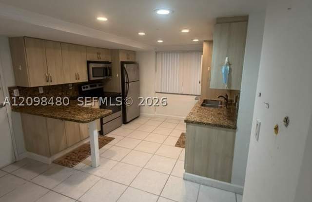 10001 W Bay Harbor Dr Gallery 3