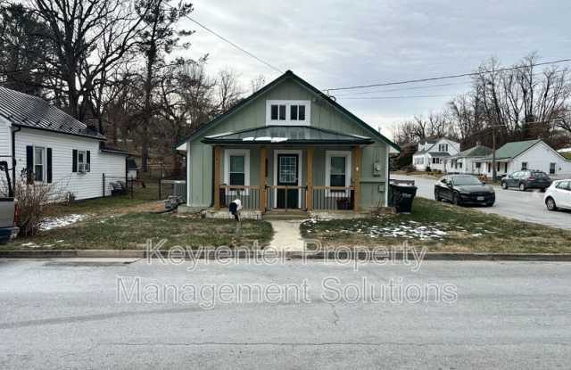 2312 Poplar St - 2312 Poplar Street, Staunton, VA 24401