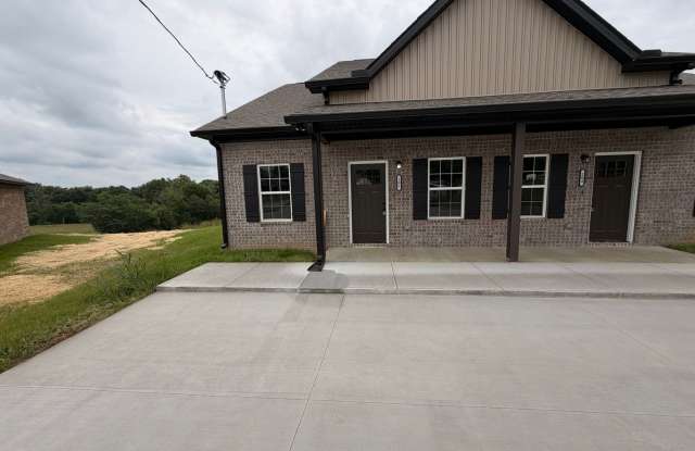 New Construction 3 bed 2 Bath Duplex in Shelbyville Gallery 1