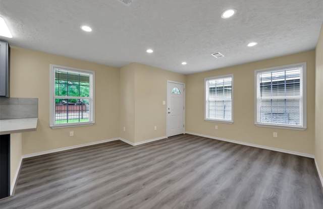 5414 Chennault Road Gallery 4