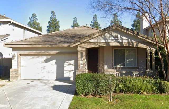 Immaculate 4/2 Single Story (N. Natomas)! **Please read entire ad for viewings** photos photos