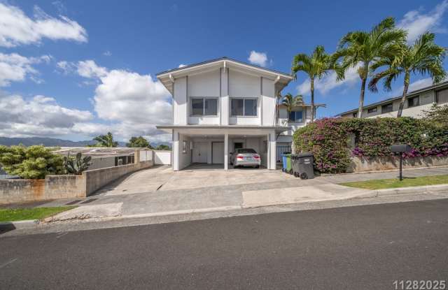 $3650.00 | 4bd/1.5ba Duplex in Pacific Palisades Pearl City - 2226 Komo Mai Drive, Pearl City, HI 96782
