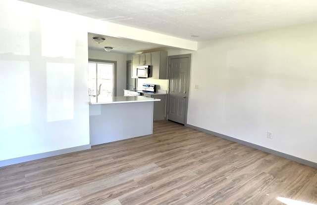 8421 Banyan Lane Gallery 2