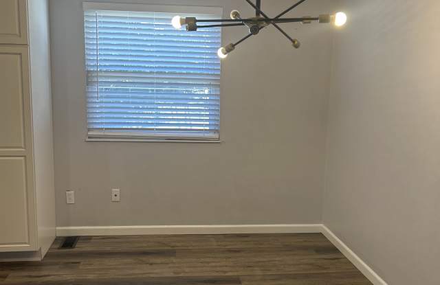 6029 Spicewood Ave Gallery 4