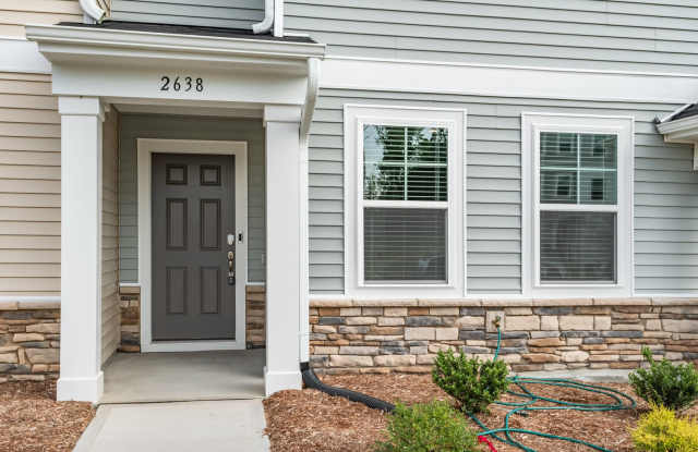 Just Listed! Beautiful 3BR/3.5BA Townhome + $500 Off First Month's Rent Gallery 3