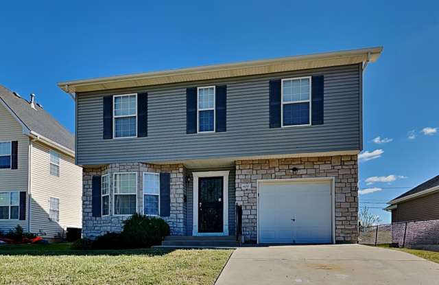 Charming 4-Bed Home in Kansas City with Garage Parking photos photos