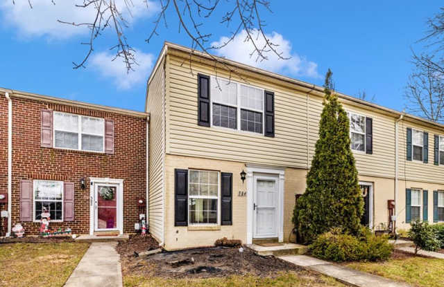 584 Cotswold Court photos photos