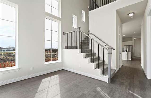 4933 Shore Crest Drive Gallery 4