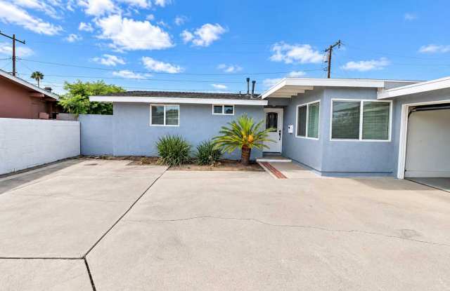Beautifully Renovated Single-Story Anaheim Home with Private Pool Gallery 3