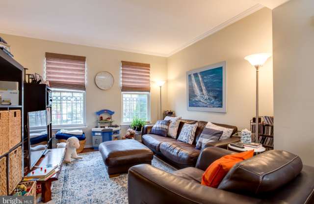 104 CAMERON PARKE COURT Gallery 2