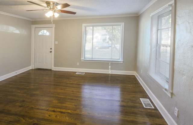 UPDATED 3 bed, 1 bath near U of M. Gallery 4
