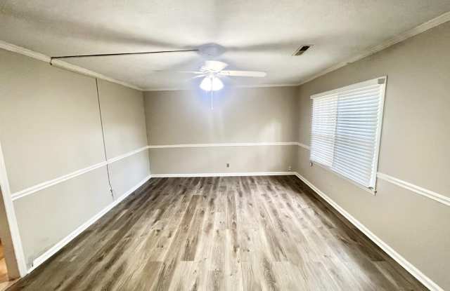 300 Springdale Drive Gallery 2