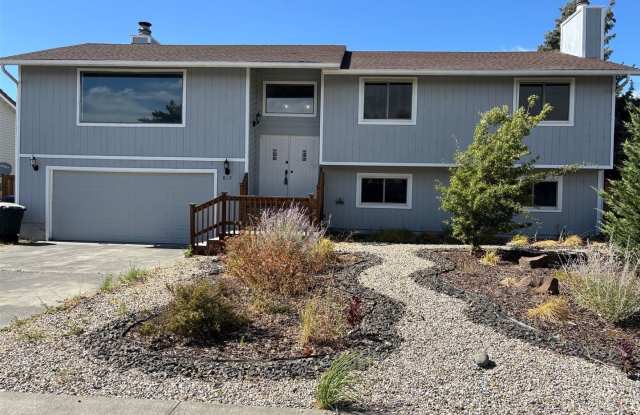 Beautiful 4 Bedroom Home! photos photos